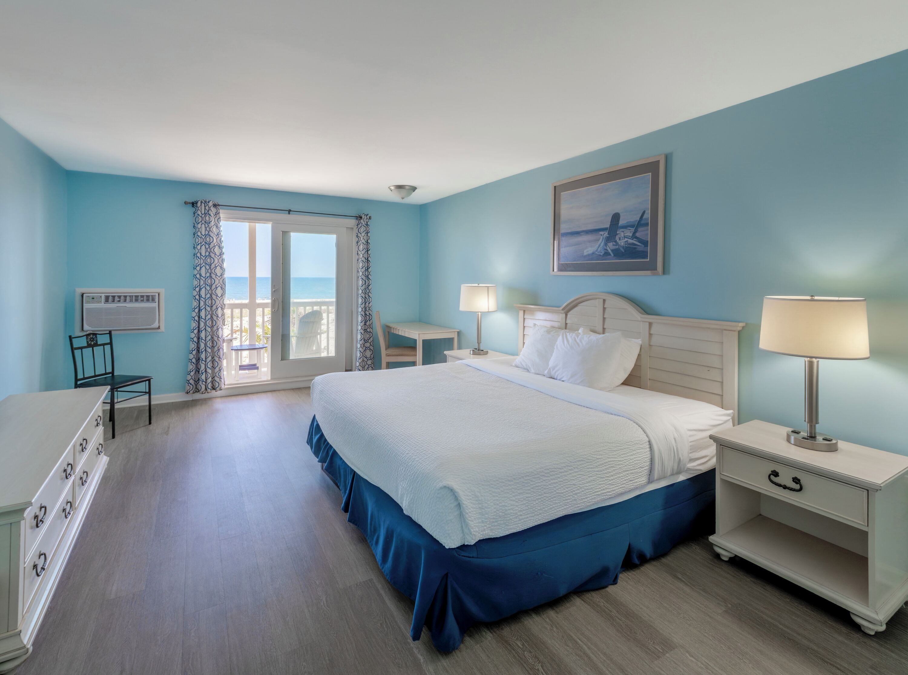 Panoramic Room, 1 King Bed, Balcony, Oceanfront | Hypo-allergenic bedding, in-room safe, free WiFi, bed sheets