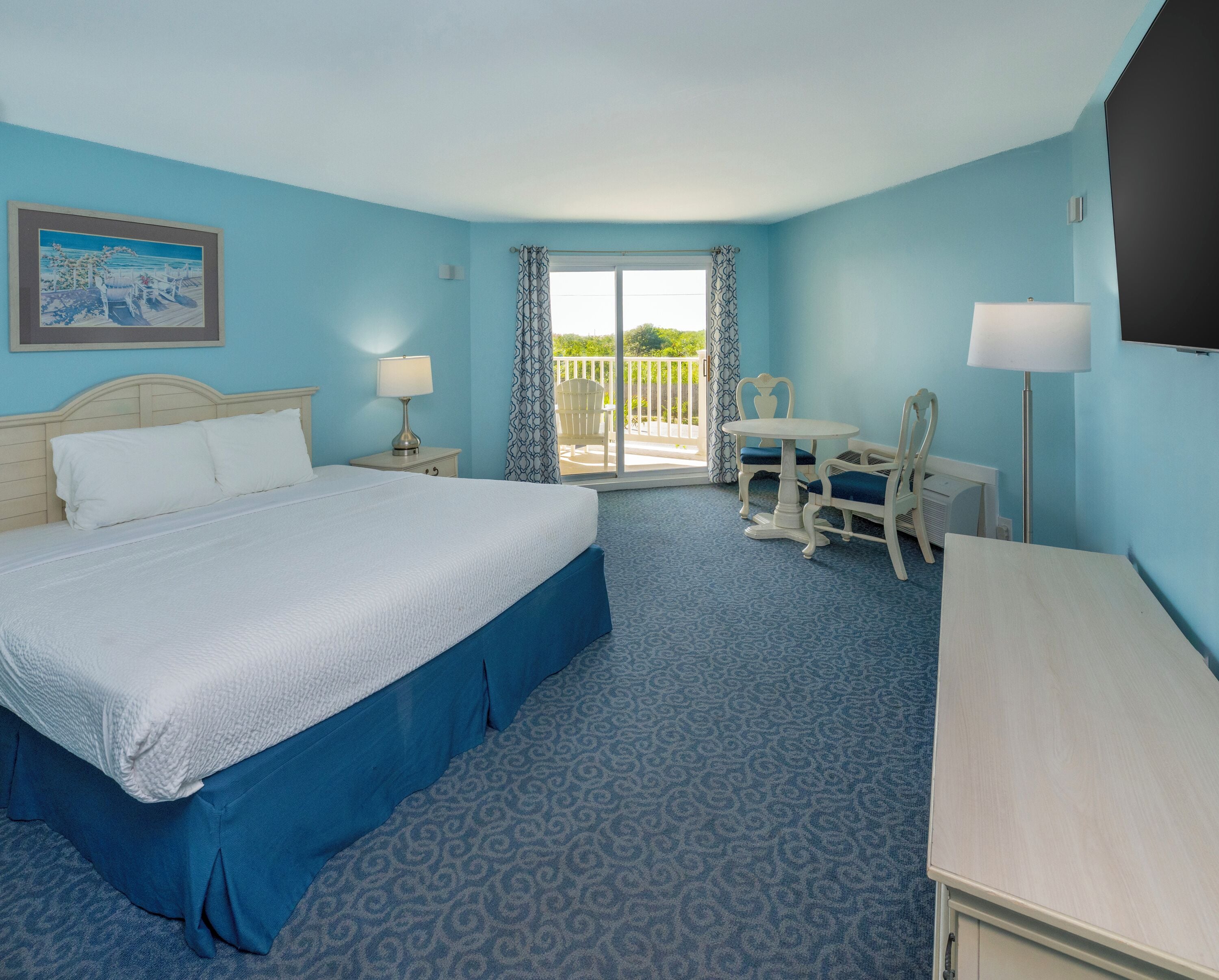 Standard Room, 1 King Bed, Balcony | Hypo-allergenic bedding, in-room safe, free WiFi, bed sheets