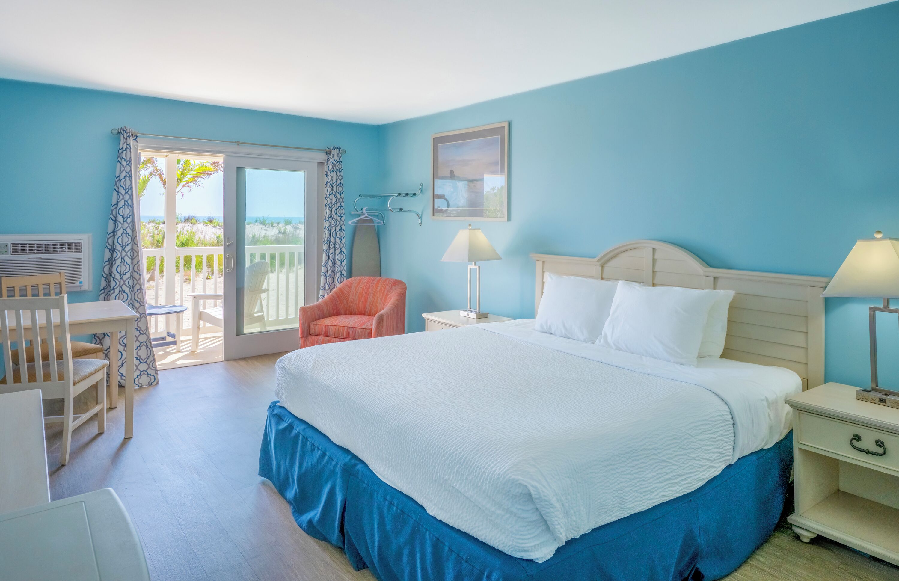 Traditional Room, 1 King Bed, Accessible, Oceanfront | Hypo-allergenic bedding, in-room safe, free WiFi, bed sheets