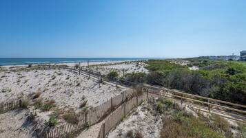 Studio Suite, 1 King Bed, Balcony, Ocean View | Beach/ocean view