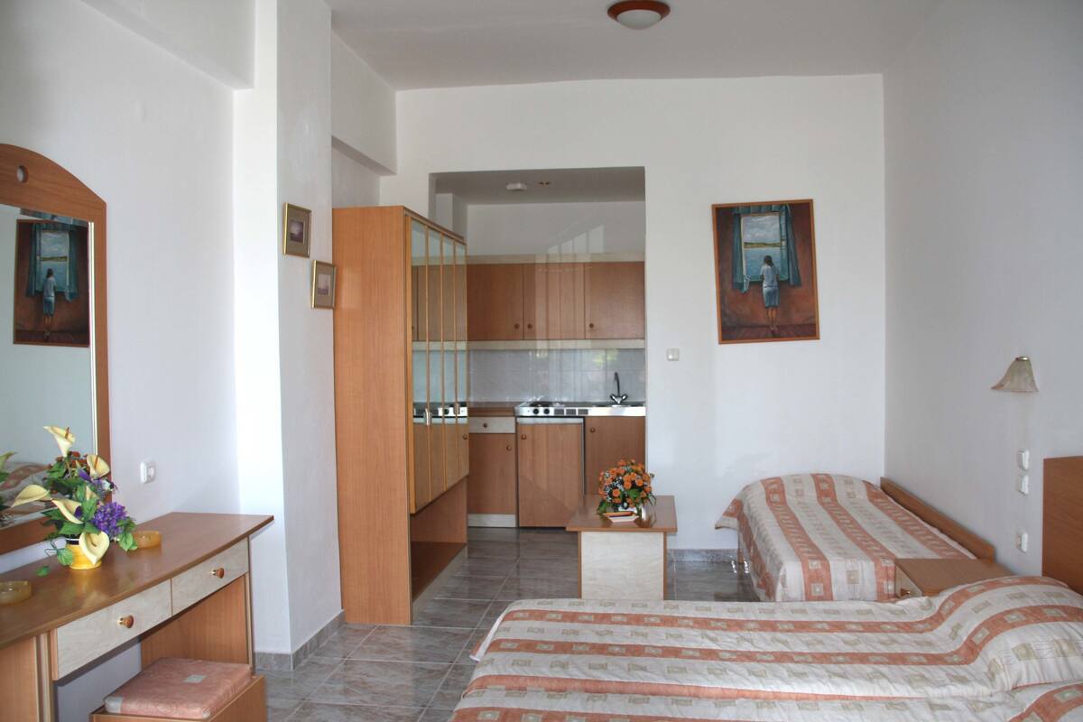 Triple Room | In-room safe, blackout drapes, soundproofing