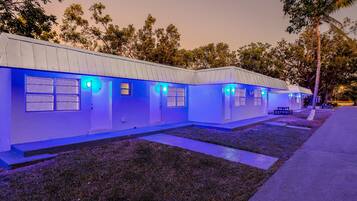 Façade de lâhĂ©bergement - soirĂ©e/nuit