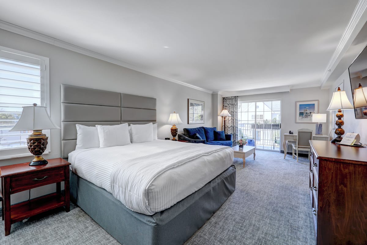 Suite Sized King Lake Avenue, Balcony | 1 bedroom, premium bedding, in-room safe, individually decorated