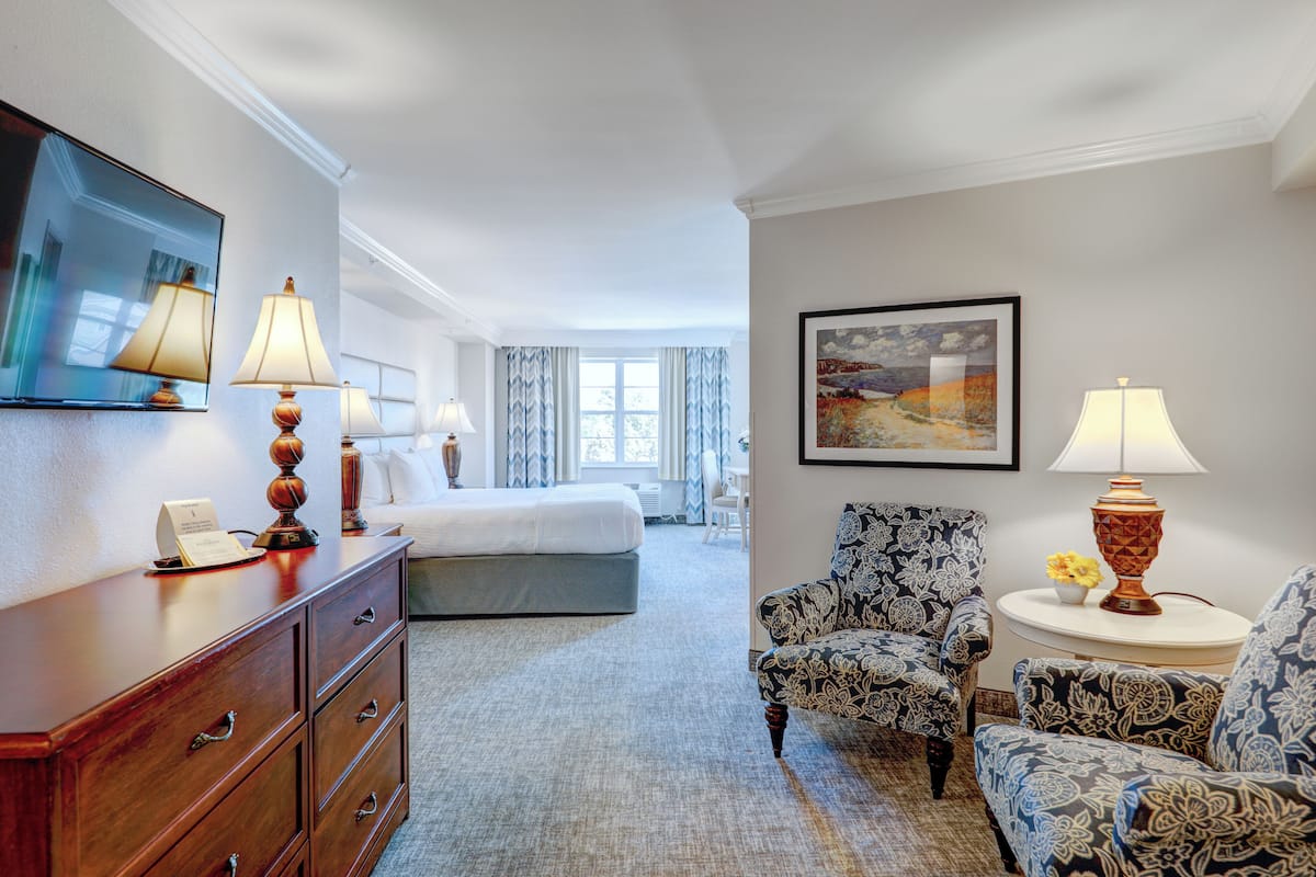 Suite Sized King East View, Shower | 1 bedroom, premium bedding, in-room safe, individually decorated
