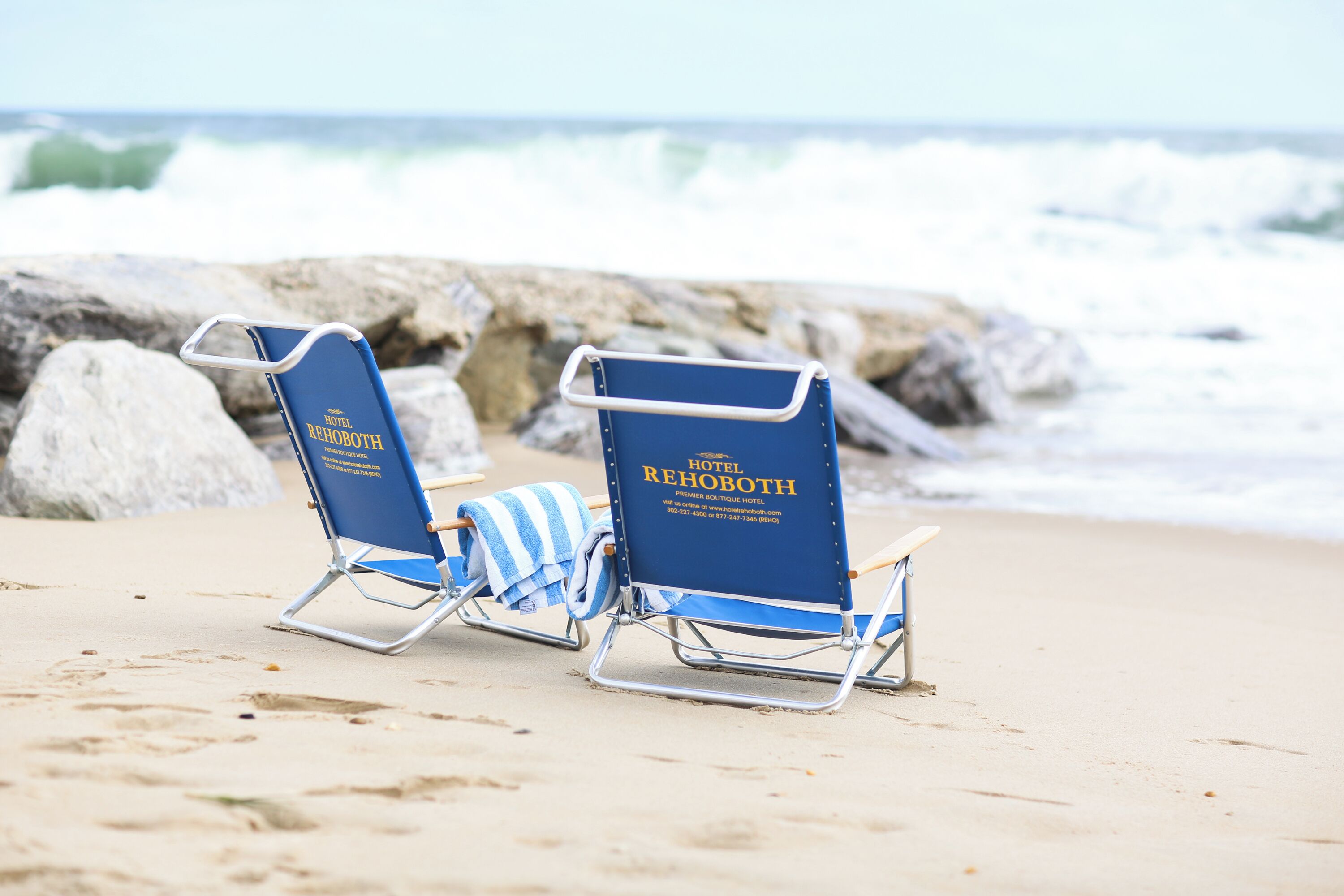 靠近海滩、免费海滩班车