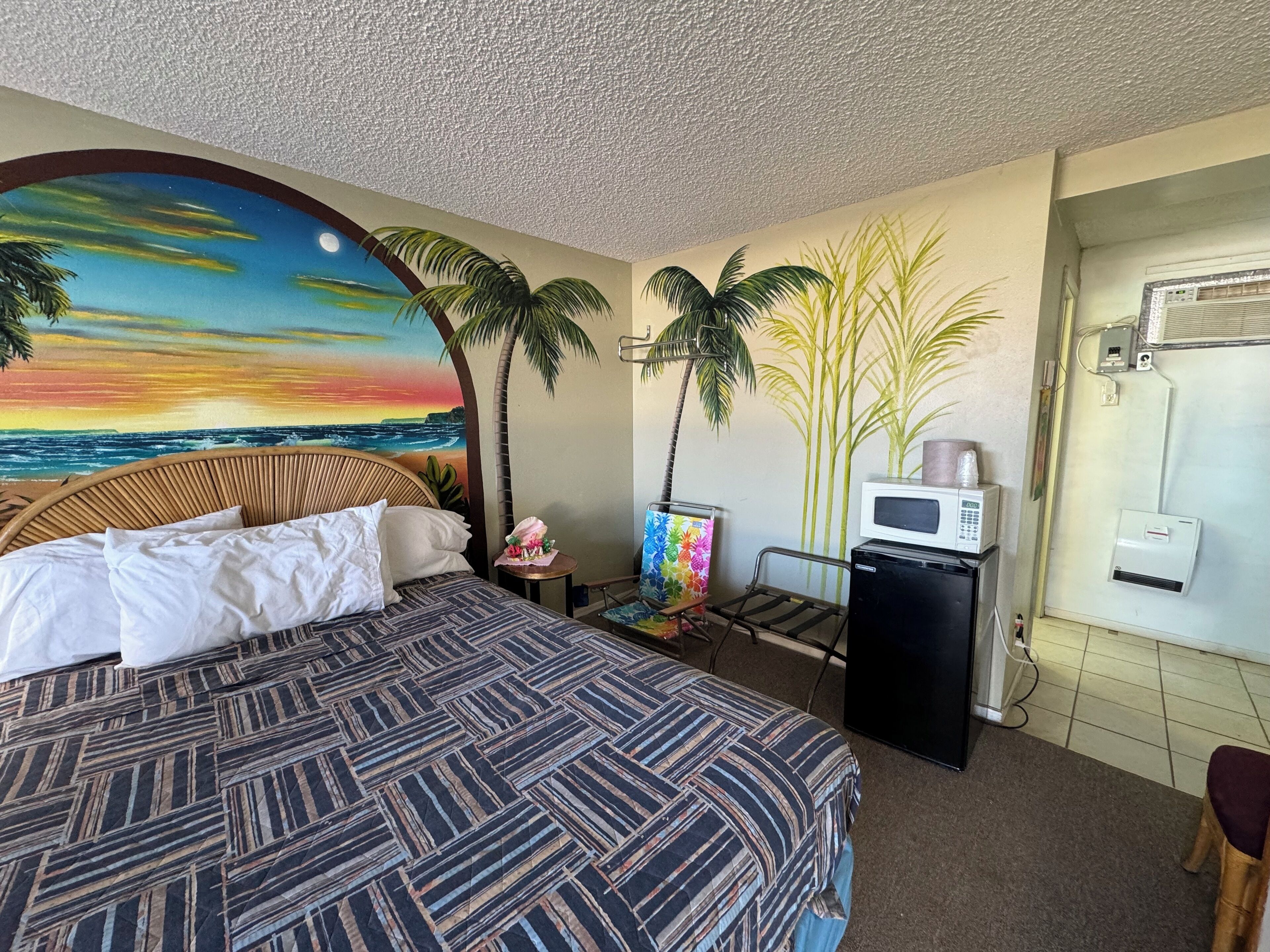 Individually furnished, iron/ironing board, free WiFi, bed sheets