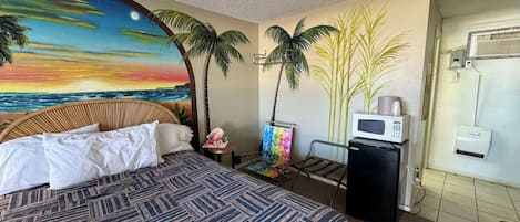 Muebles diferentes, tabla de planchar con plancha y wifi gratis