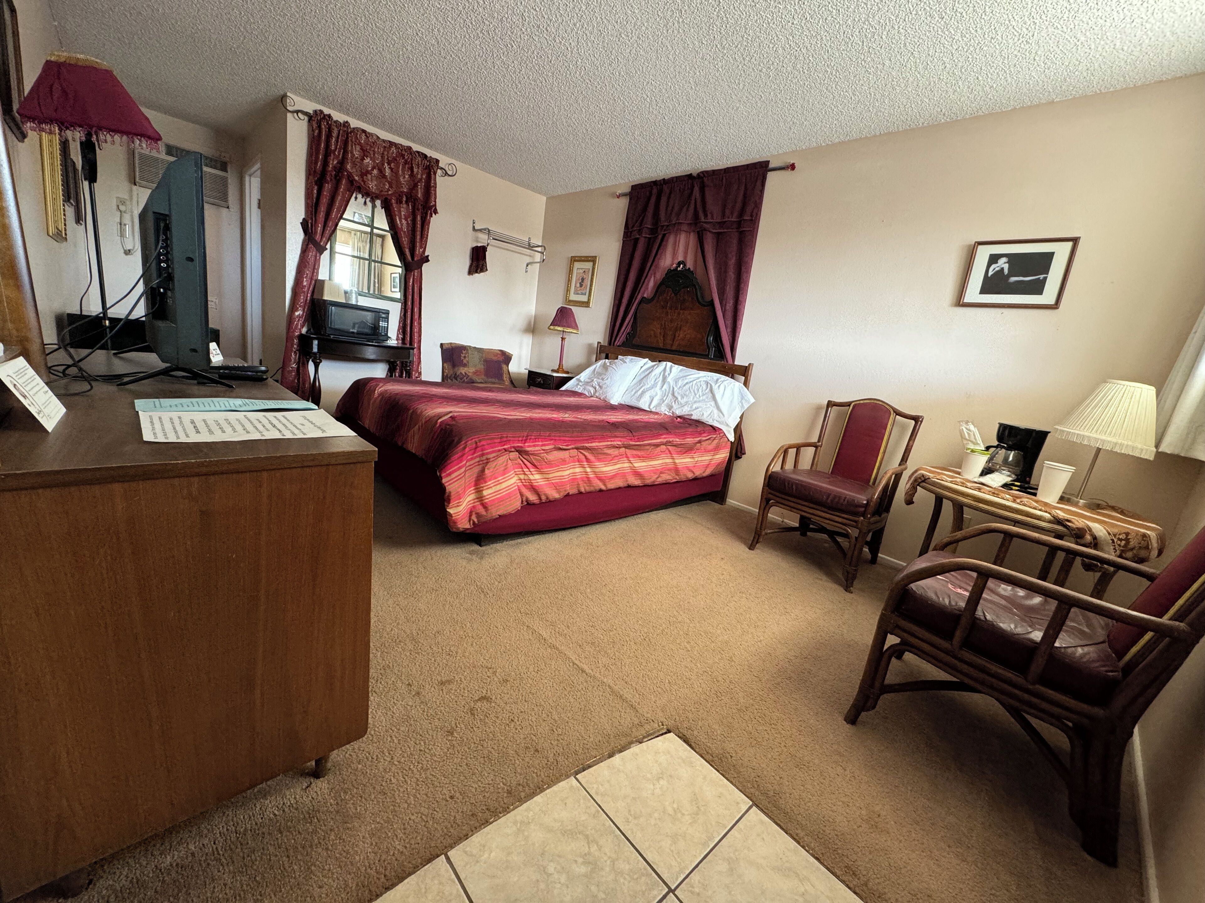 Individualmente mobiliados, ferros/tábuas de passar roupa