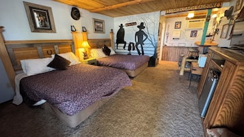 Individually furnished, iron/ironing board, free WiFi, bed sheets