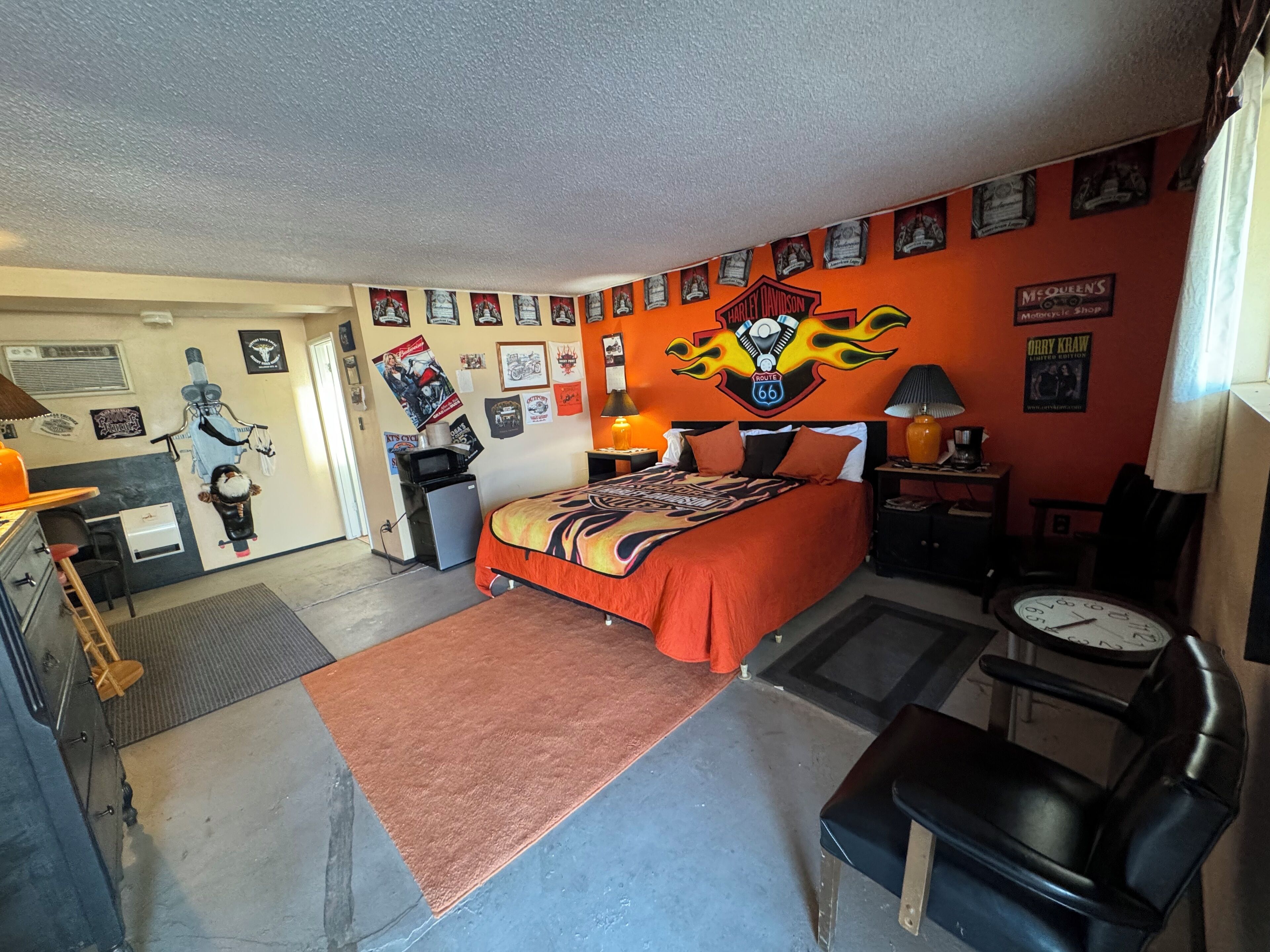 Individually furnished, iron/ironing board, free WiFi, bed sheets