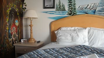 Design Room, 1 Queen Bed | Individually furnished, iron/ironing board, free WiFi, bed sheets