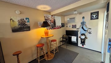 Individually furnished, iron/ironing board, free WiFi, bed sheets