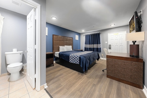 Bathroom - Golden Inn Dallas by Hotel O (Dallas)