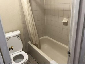 Perlengkapan mandi gratis dan handuk