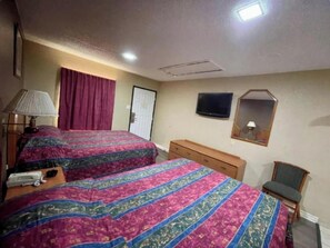 Chambre, 2 grands lits, non-fumeur | Bureau, accès au Wi-Fi (inclus)