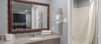 Golden Inn Dallas by Hotel O