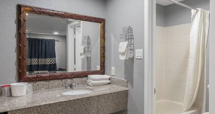 Golden Inn Dallas by Hotel O