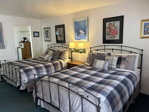 Chambre Double | Ameublement personnalisé, bureau, chambres insonorisées