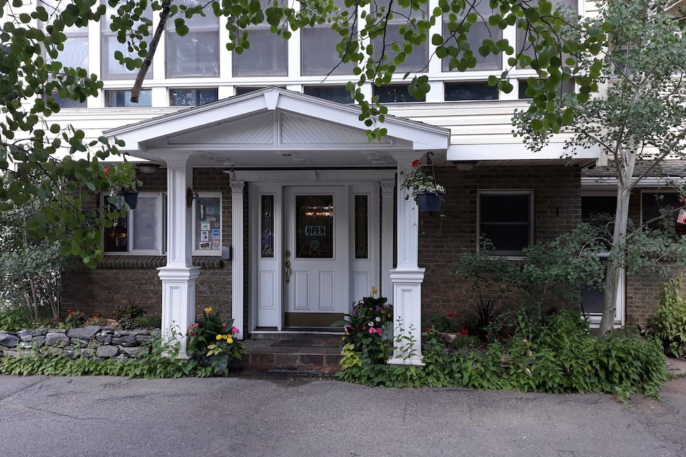 Columbine INN