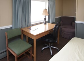 Room, 1 Double Bed (Pet-Friendly) | Room amenity