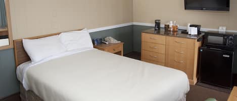 Room, 1 Double Bed | Desk, rollaway beds, free WiFi, bed sheets