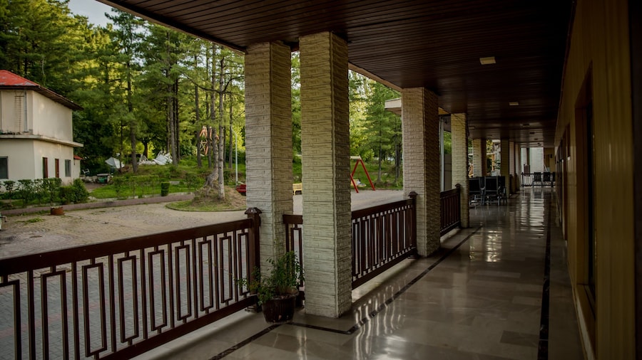 Chinar Family Resort