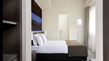 Suite | Hochwertige Bettwaren, Zimmersafe, Schreibtisch, schallisolierte Zimmer