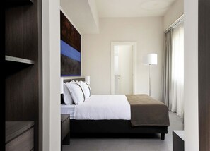 Suite | Hochwertige Bettwaren, Zimmersafe, Schreibtisch, schallisolierte Zimmer