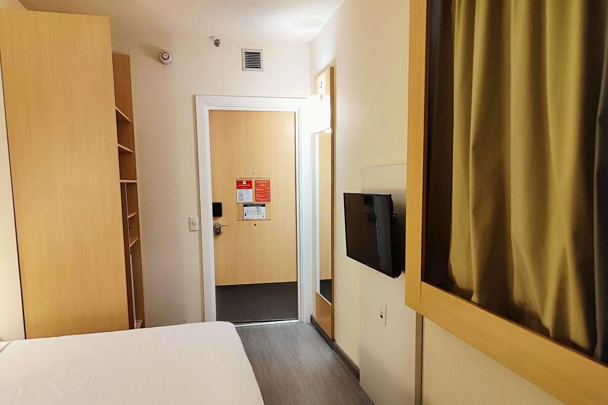 Minibar, in-room safe, desk, soundproofing