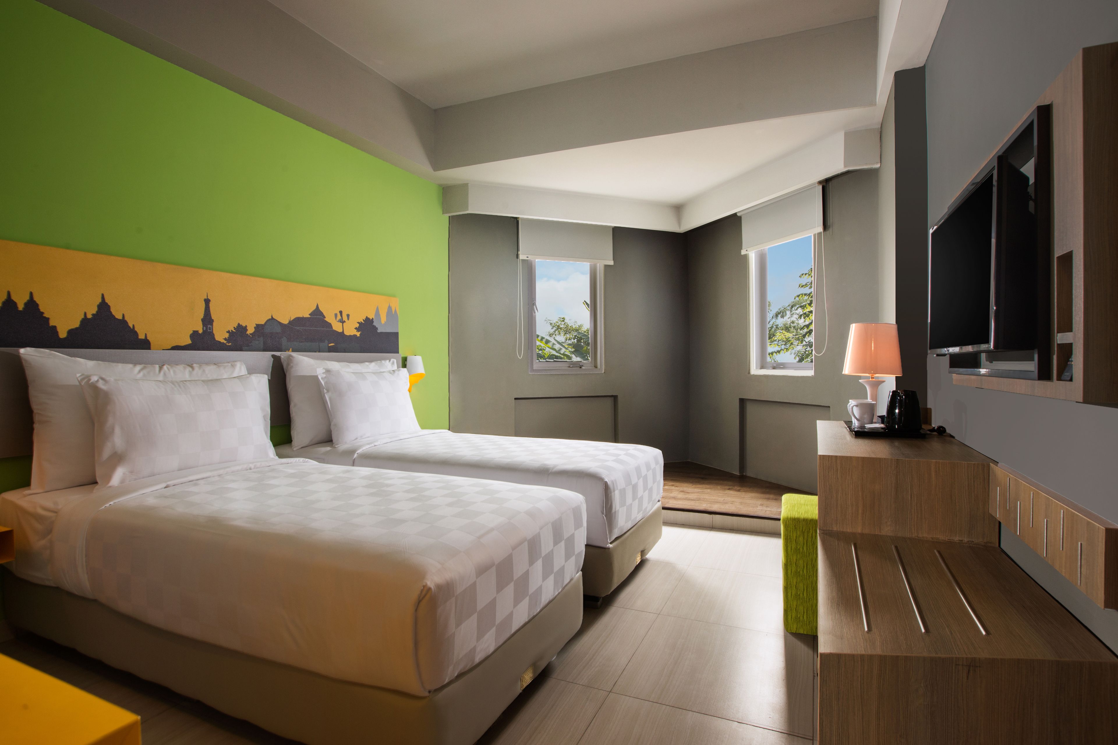 deluxe room | 1 bedroom, minibar, in-room safe, desk