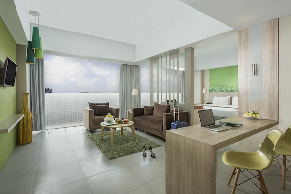 Junior Room | In-room safe, desk, blackout curtains, free WiFi