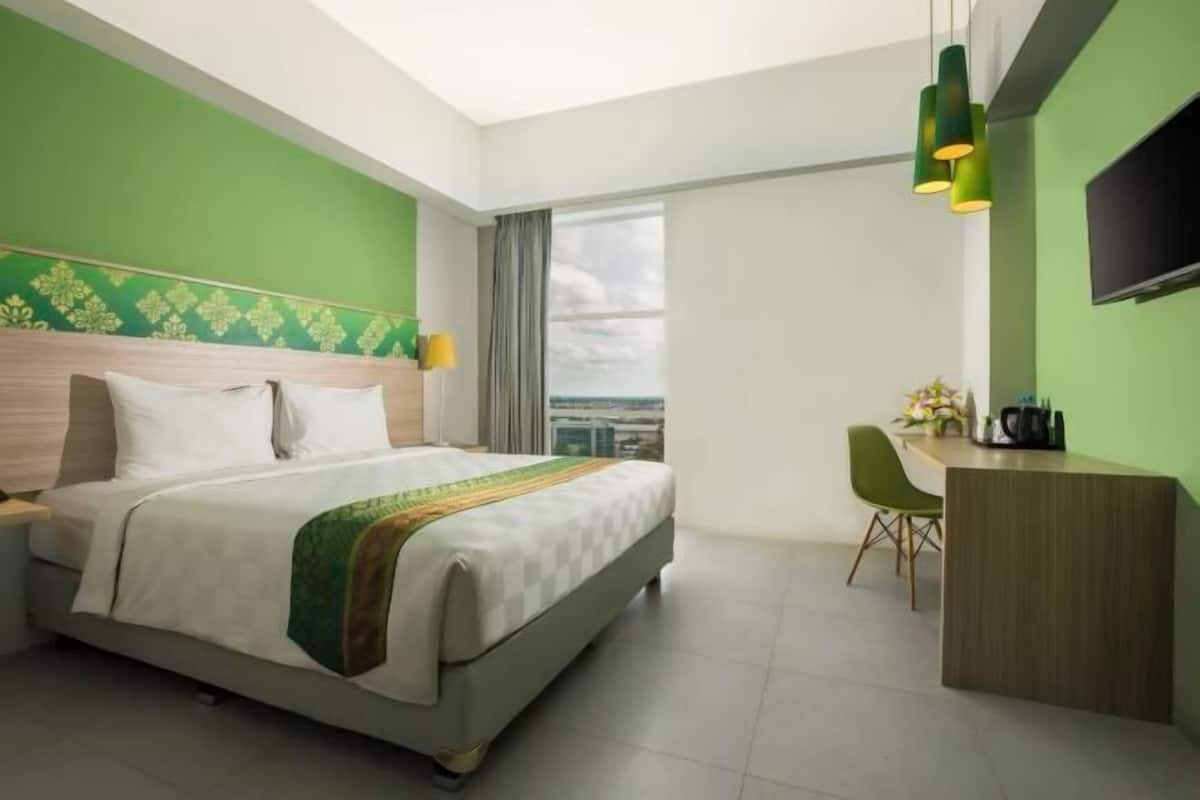 In-room safe, desk, blackout drapes, WiFi (free)