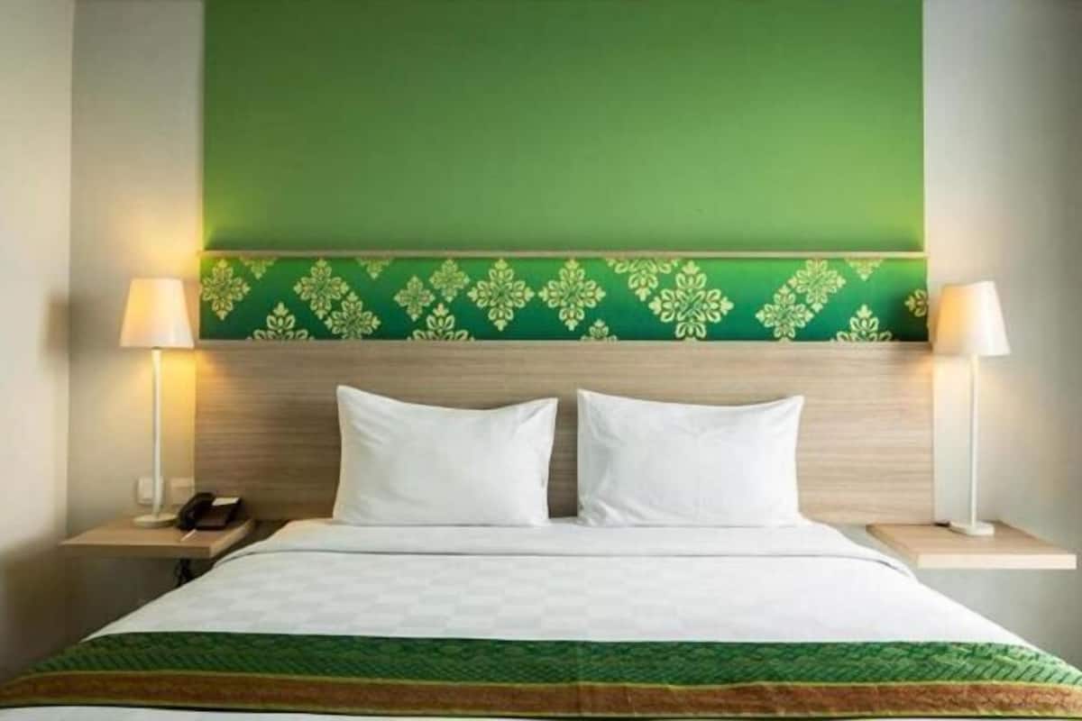 In-room safe, desk, blackout curtains, free WiFi