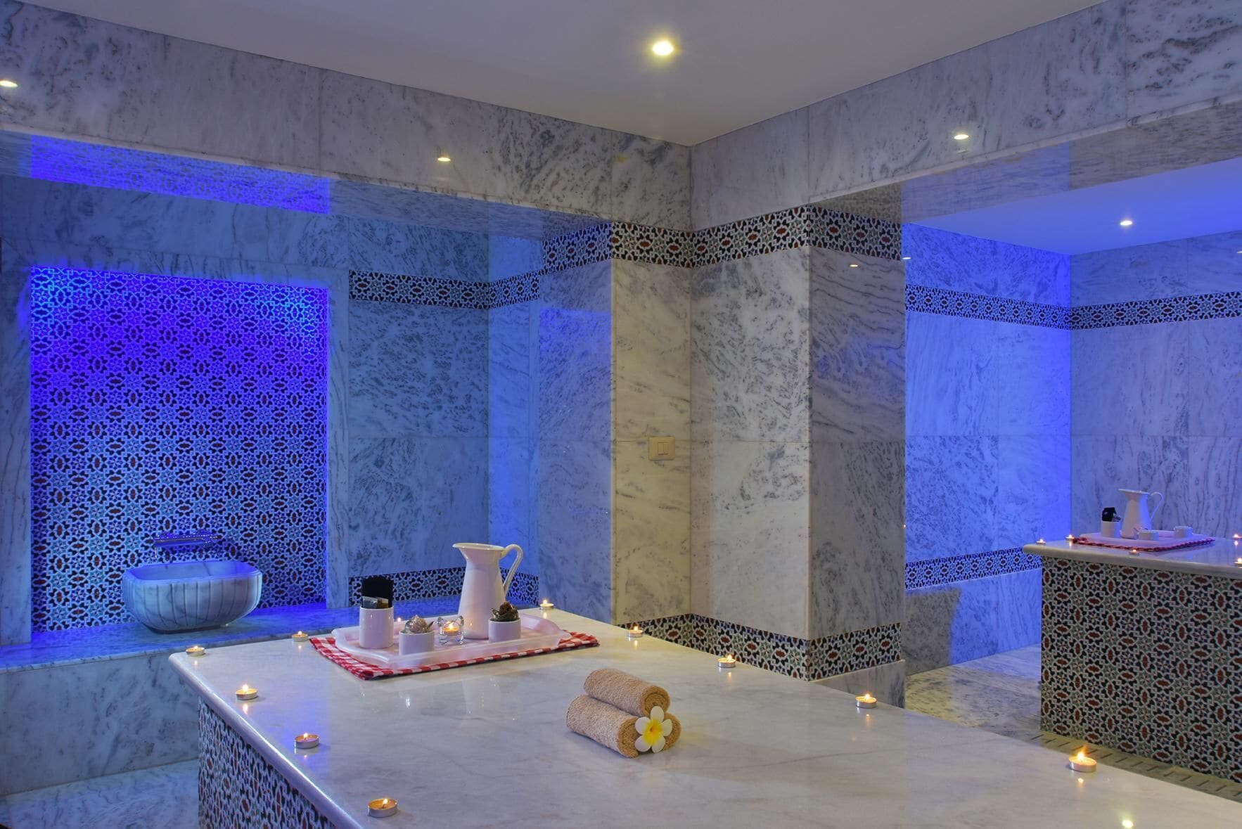 Sauna, hot tub, steam room, Turkish bath, body treatments, aromatherapy