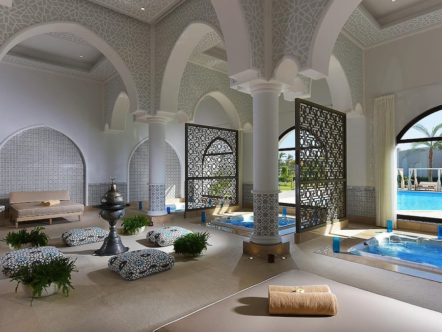 3 outdoor pools, pool umbrellas, sun loungers