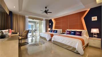 Executive Suite (Pool) | Peralatan tempat tidur premium, gebar bulu kapas, bar mini