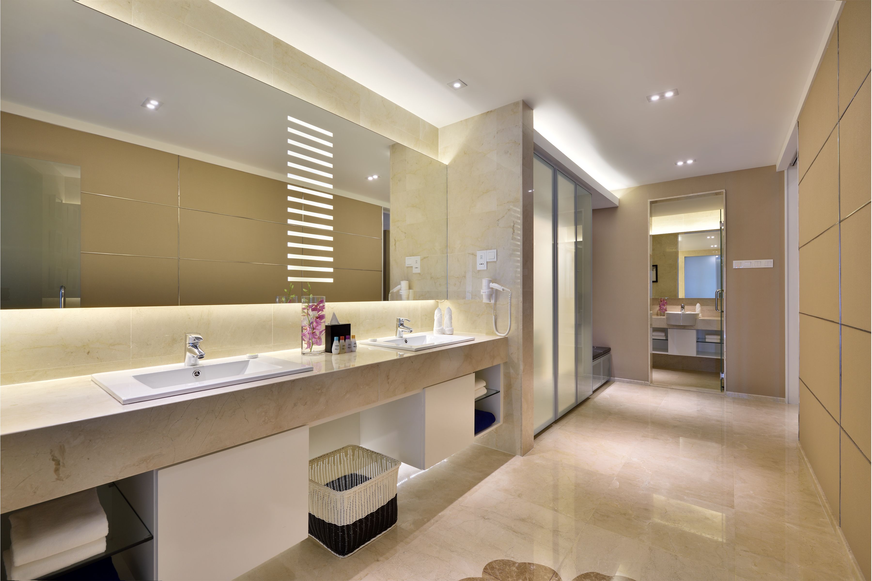 premium pool suite | bathroom | separate bathtub and shower, rainfall showerhead, free toiletries