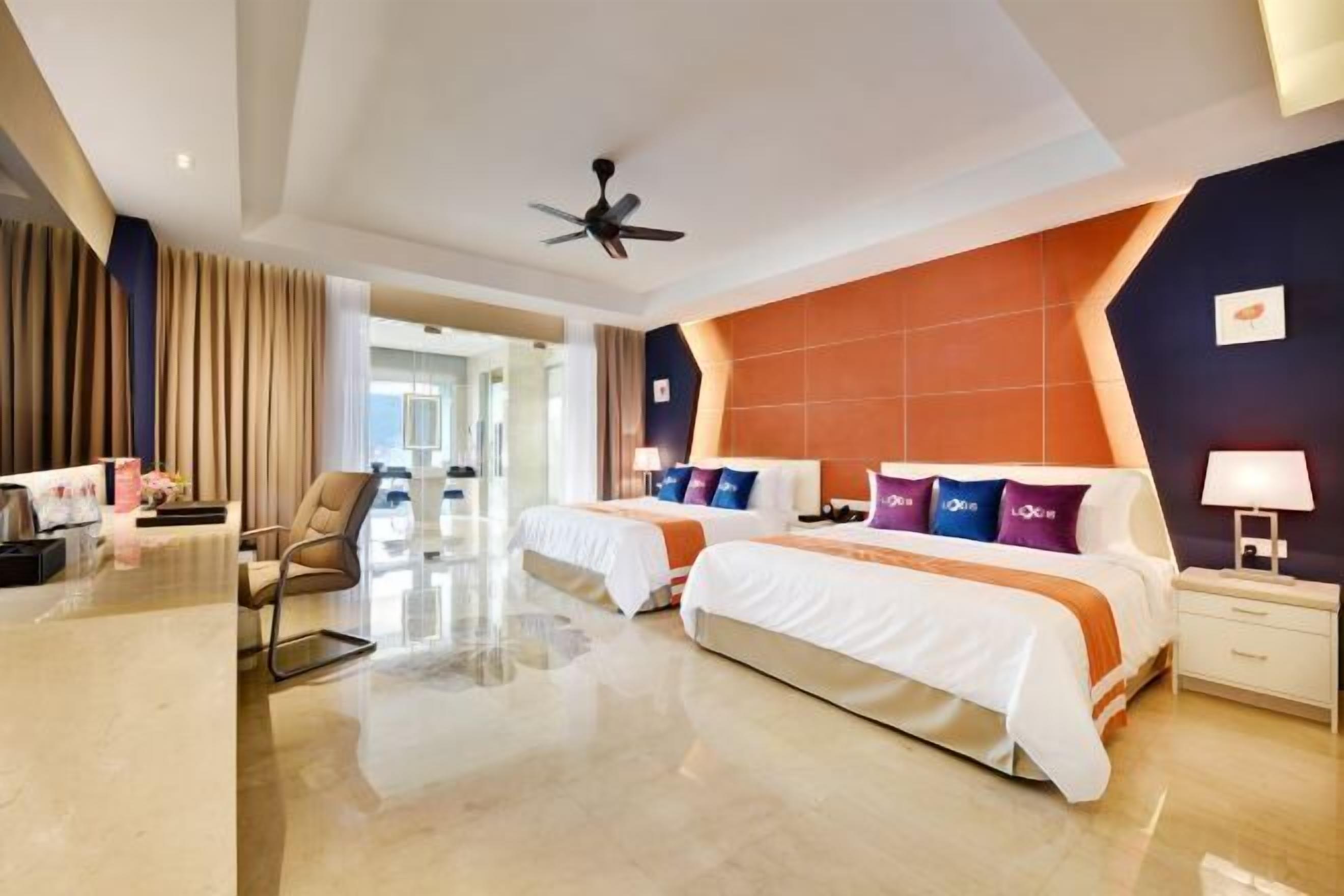 Premium bedding, down duvets, minibar, in-room safe