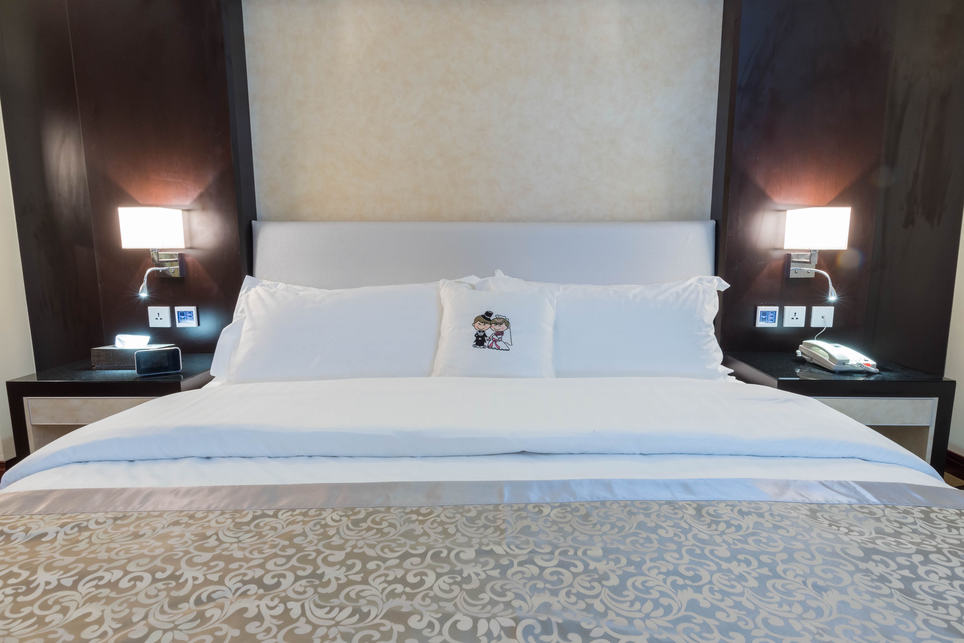 hypo-allergenic bedding, minibar, in-room safe, desk