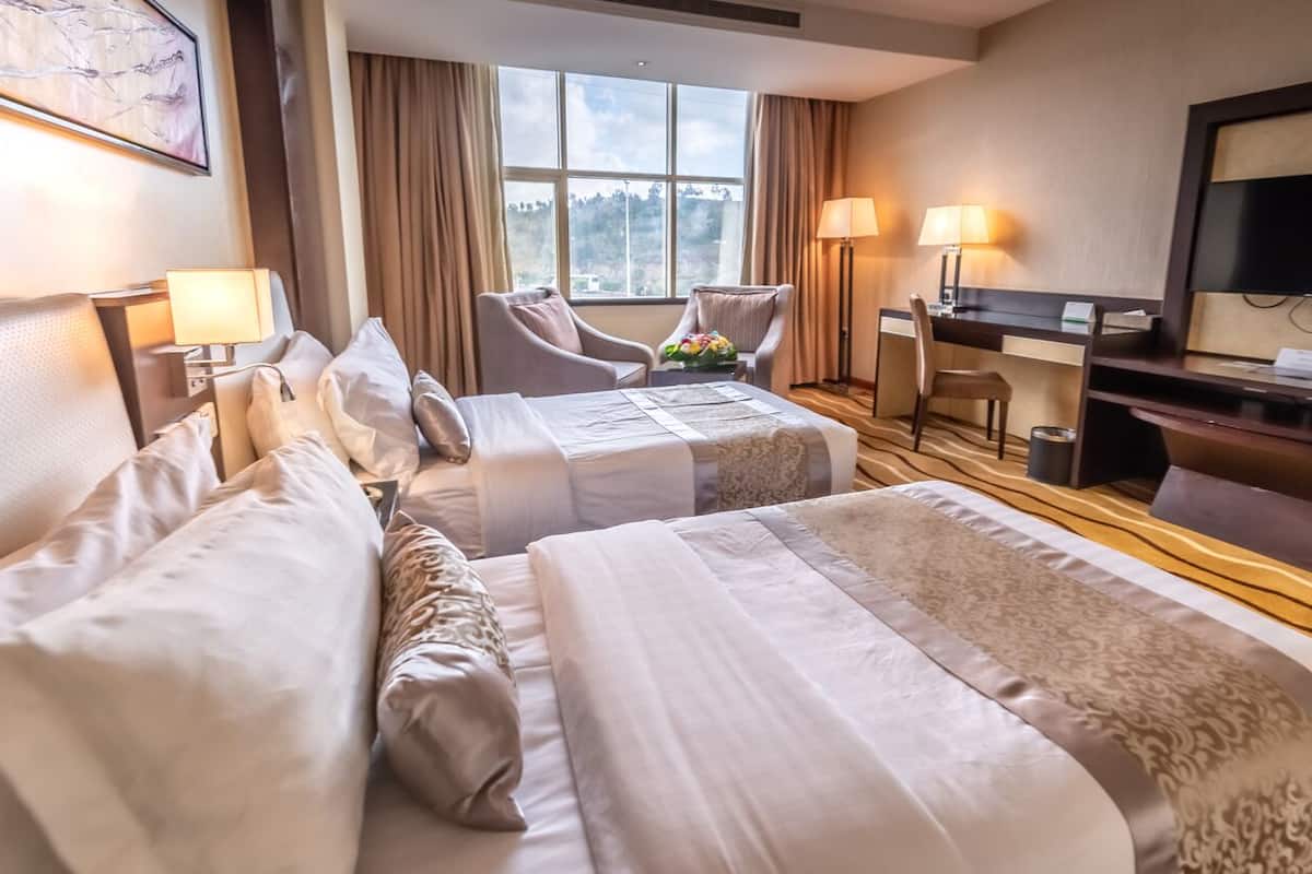 hypo-allergenic bedding, minibar, in-room safe, desk