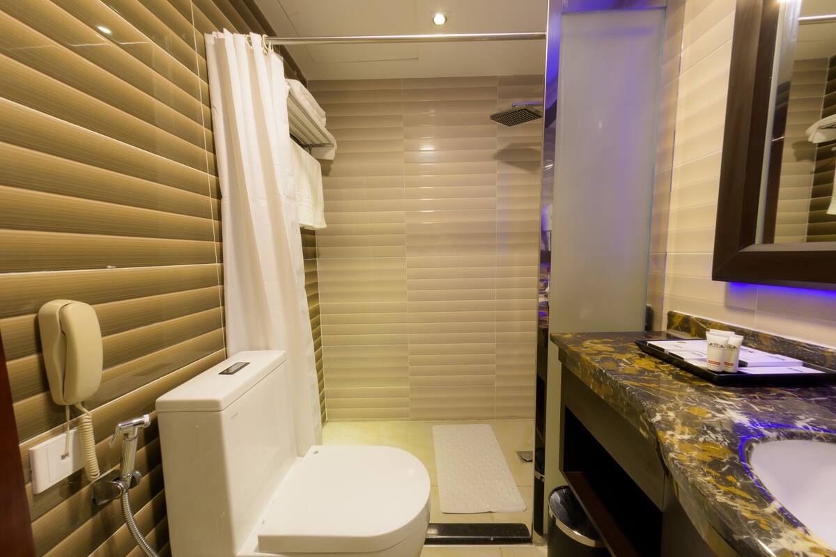 hypo-allergenic bedding, minibar, in-room safe, desk