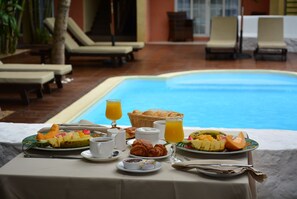 Daily continental breakfast for a fee