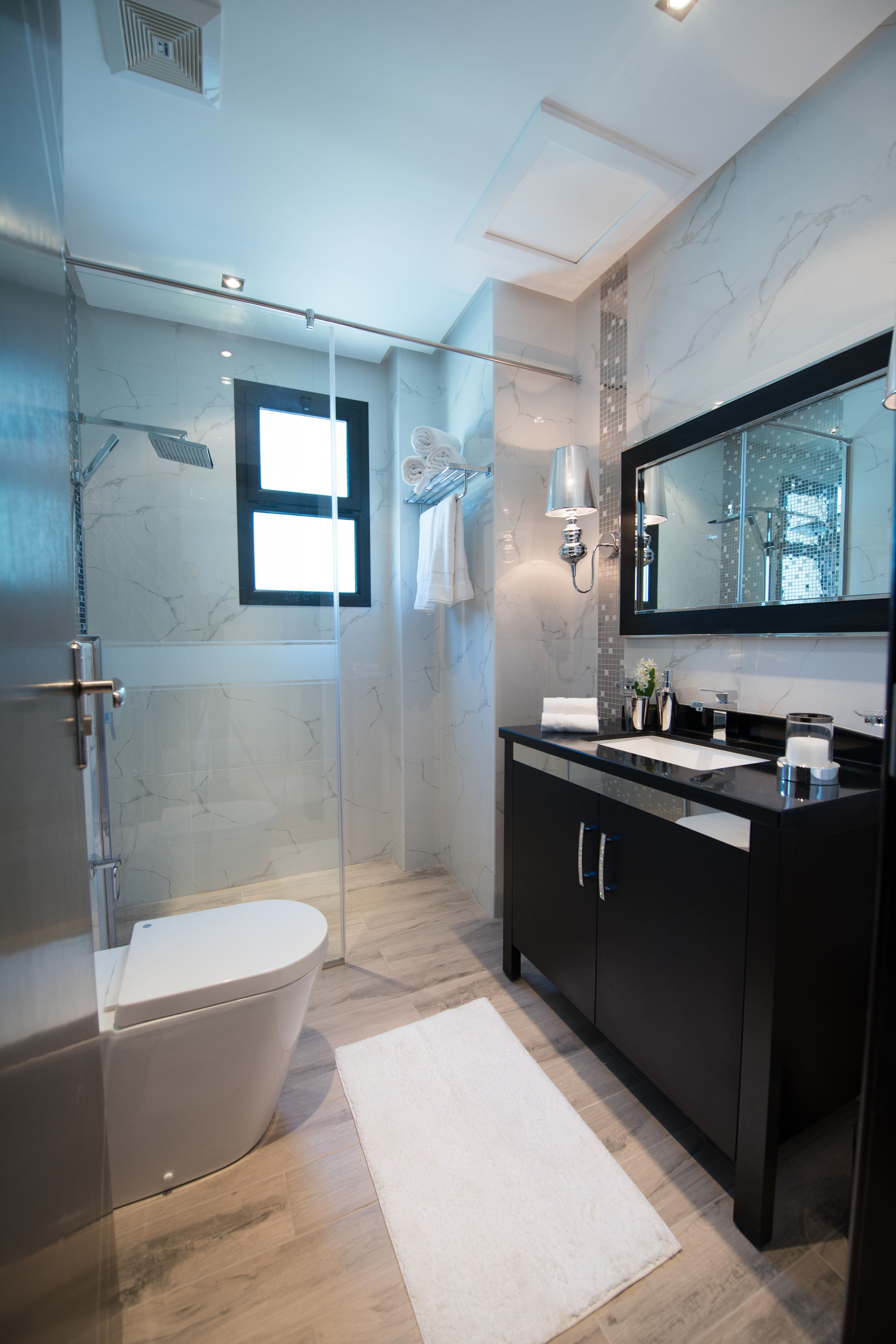 Rainfall showerhead, free toiletries, hair dryer, slippers