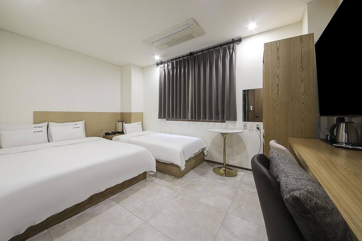 Standard Double - Free Netflix Service | 1 quarto, cofres nos quartos, quartos à prova de som