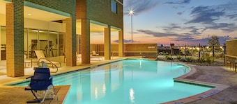 Courtyard by Marriott Dallas Carrollton