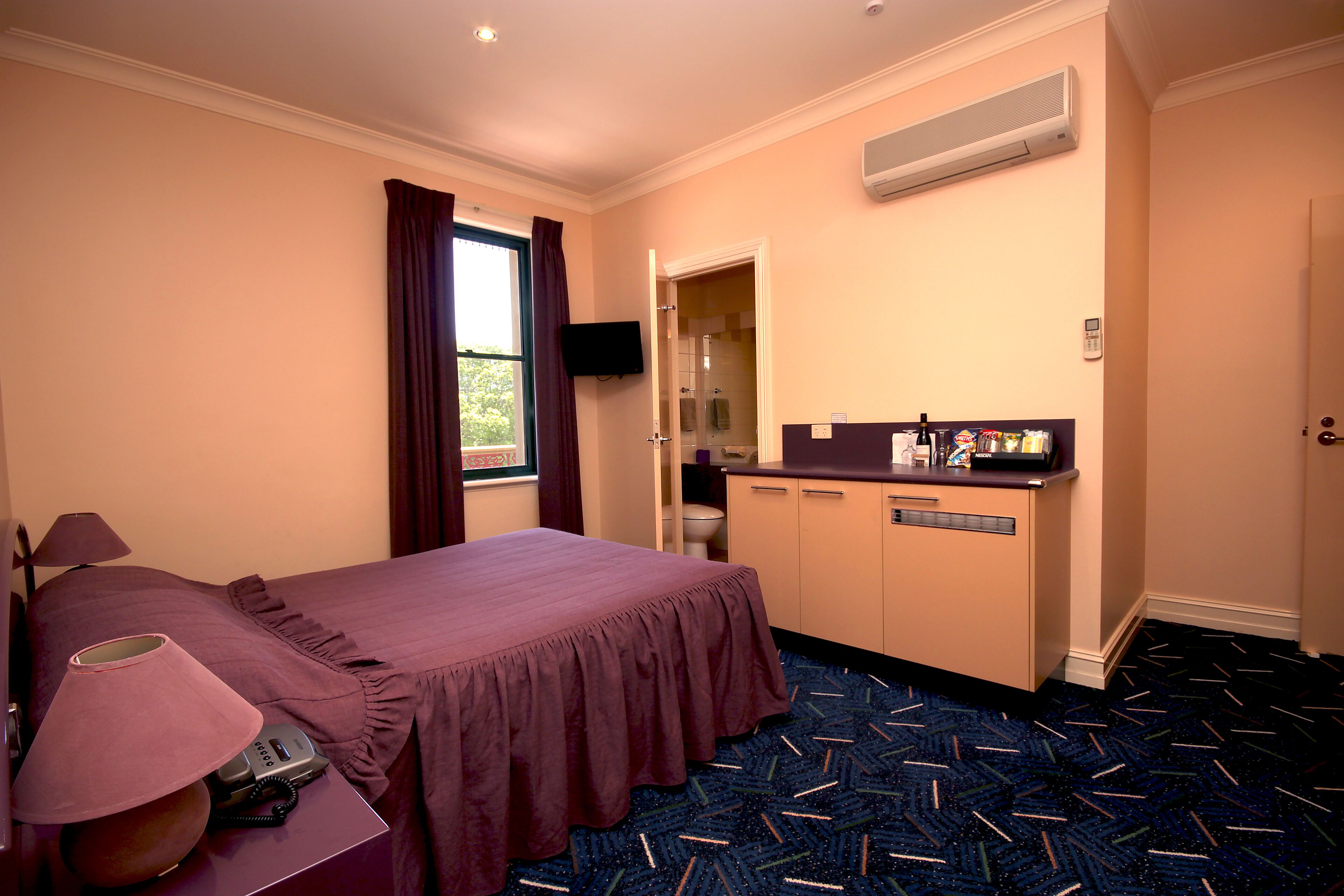 family room | desk, iron/ironing board, free wifi, bed sheets