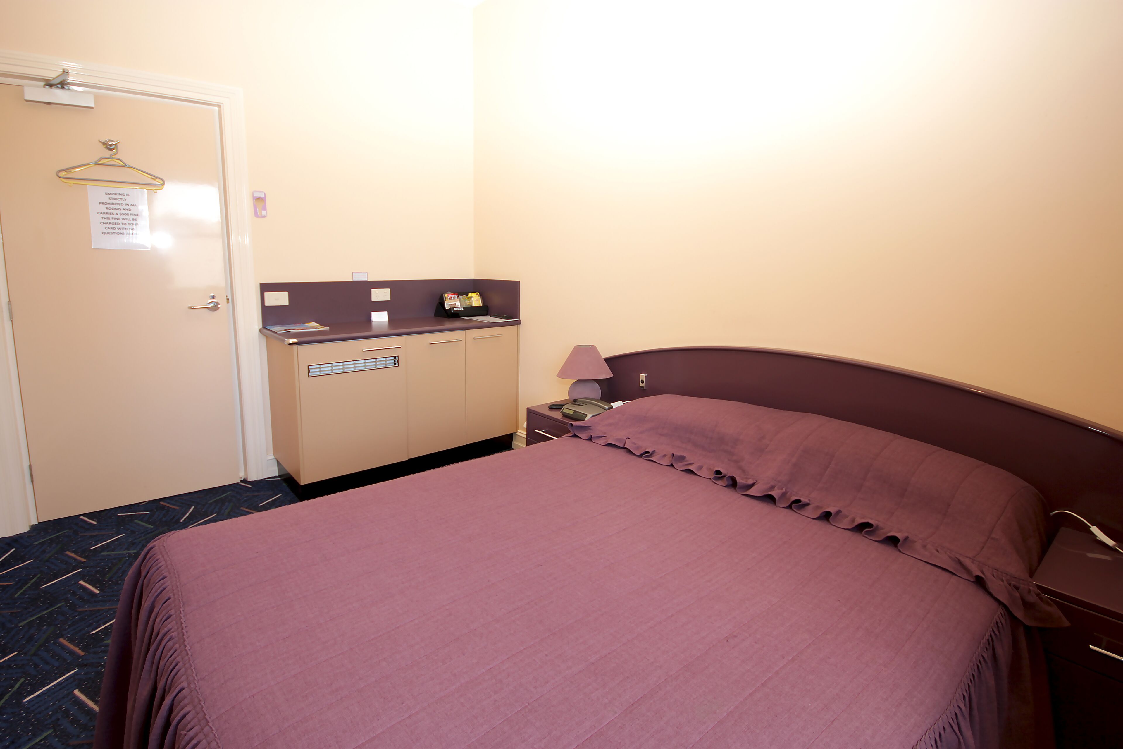 budget room | desk, iron/ironing board, free wifi, bed sheets