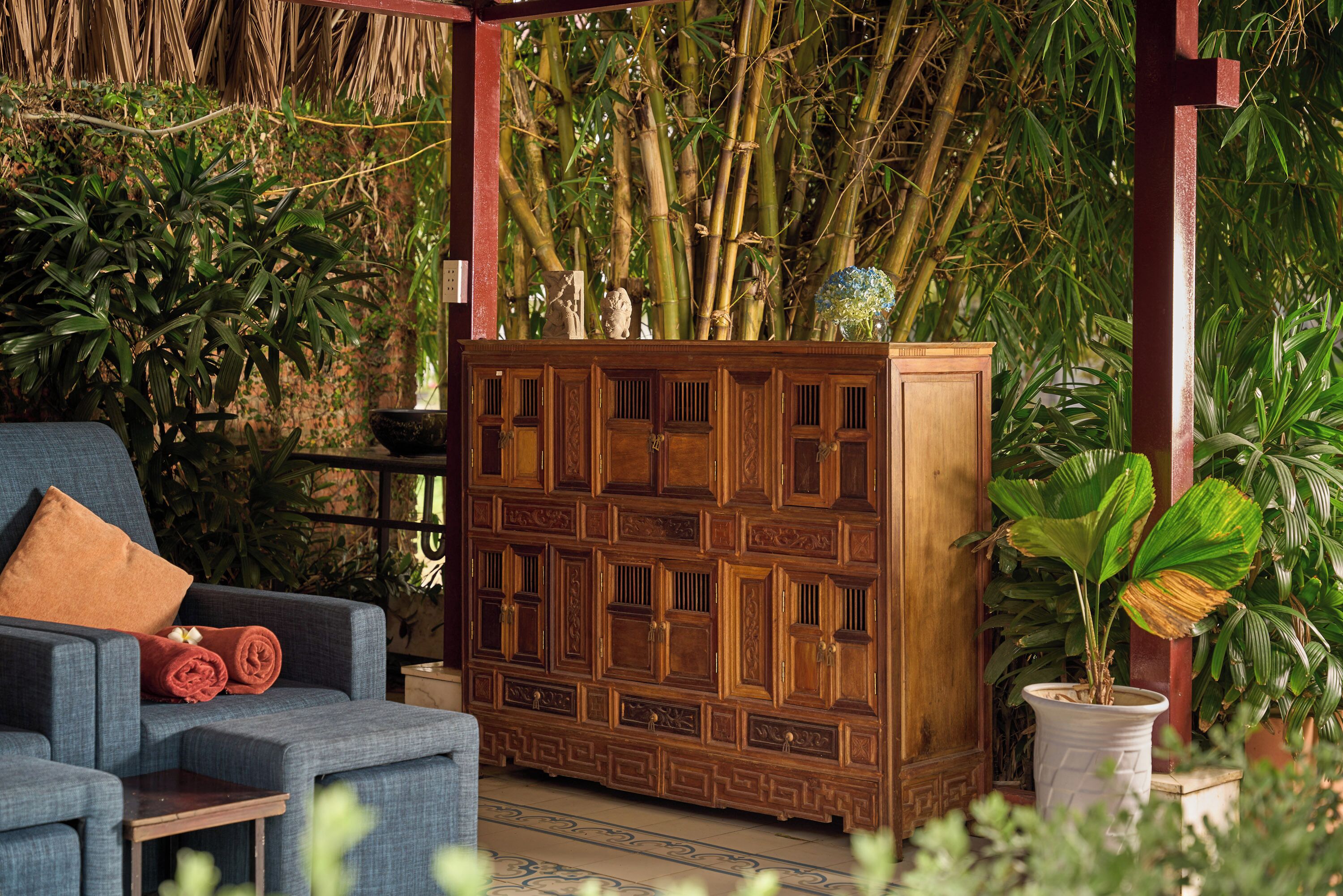 couples treatment room(s), body treatments, aromatherapy