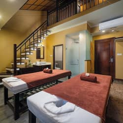 Couples treatment room(s), body treatments, aromatherapy