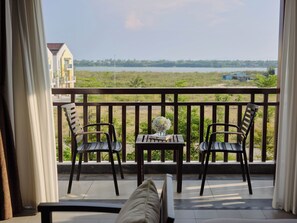 Deluxe-Doppel- oder -Zweibettzimmer, Balkon, Flussblick | Blick vom Balkon